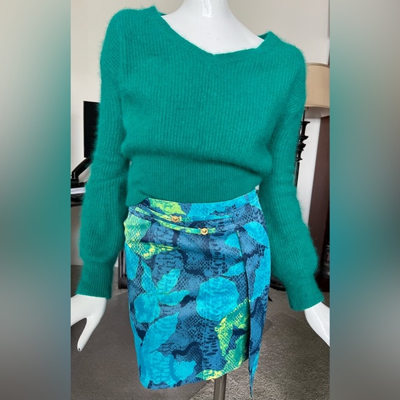 AILE Korean brand wool/ angora sweater- CUTE! - Picture 2 of 11